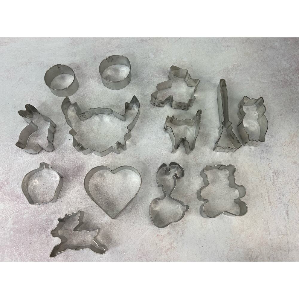 Lot of 13 variety Cookie Cutters